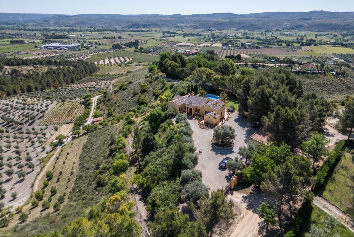 ^^ EN VENTA EXCLUSIVA – IMPRESIONANTE FINCA DE 4 HECTÁREAS EN VALGRANDE, CHINCHÓN ^**^  Ponemos a la