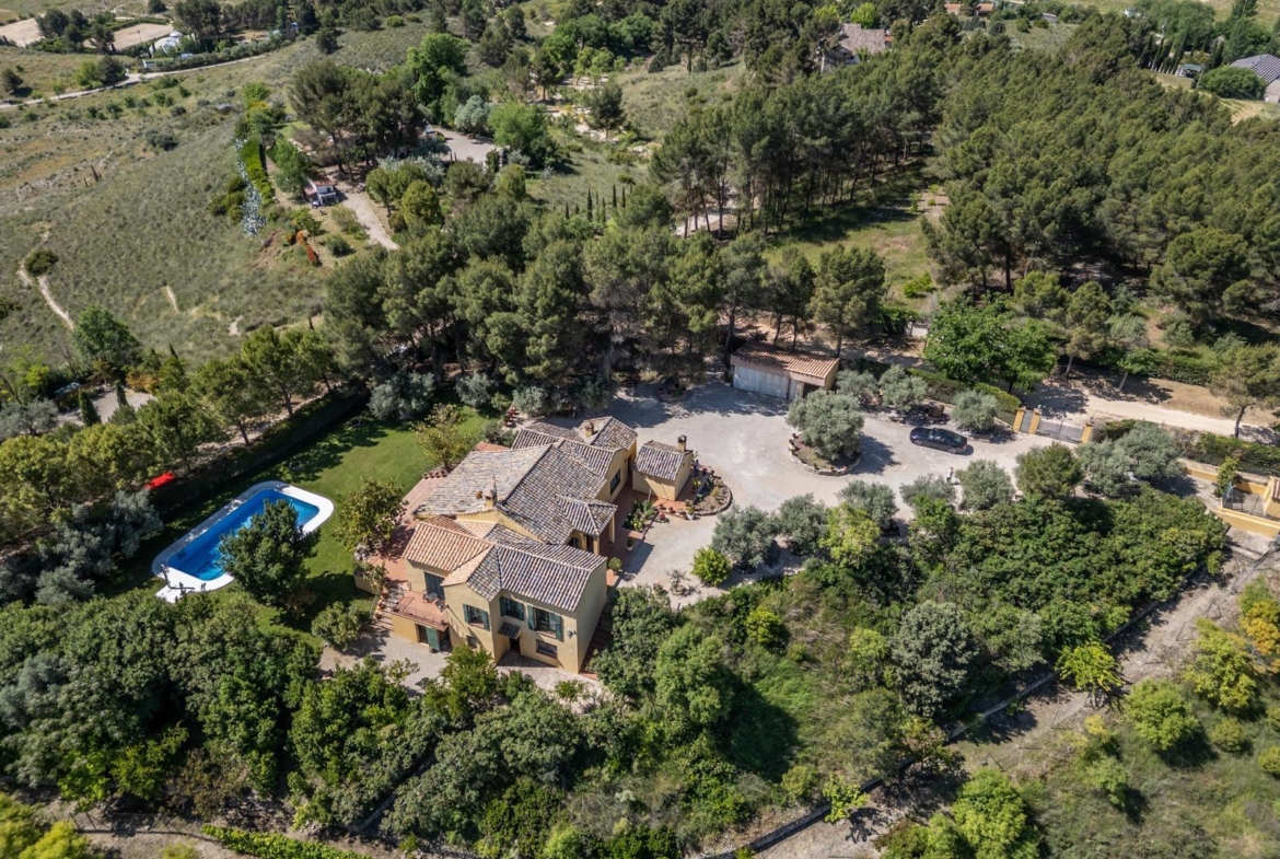 ^^ EN VENTA EXCLUSIVA – IMPRESIONANTE FINCA DE 4 HECTÁREAS EN VALGRANDE, CHINCHÓN ^**^  Ponemos a la