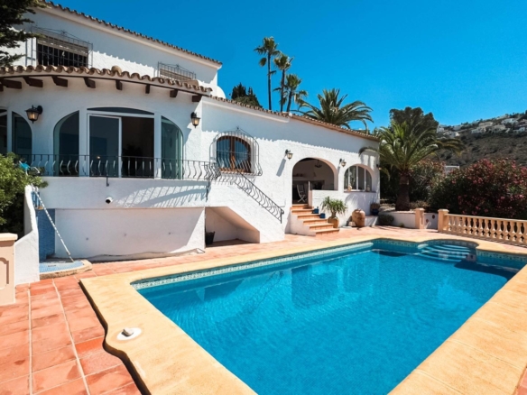 Exclusiva villa con vistas al mar y el piñon de Ifach MORAIRA – TEULADA, COSTA BLANCA