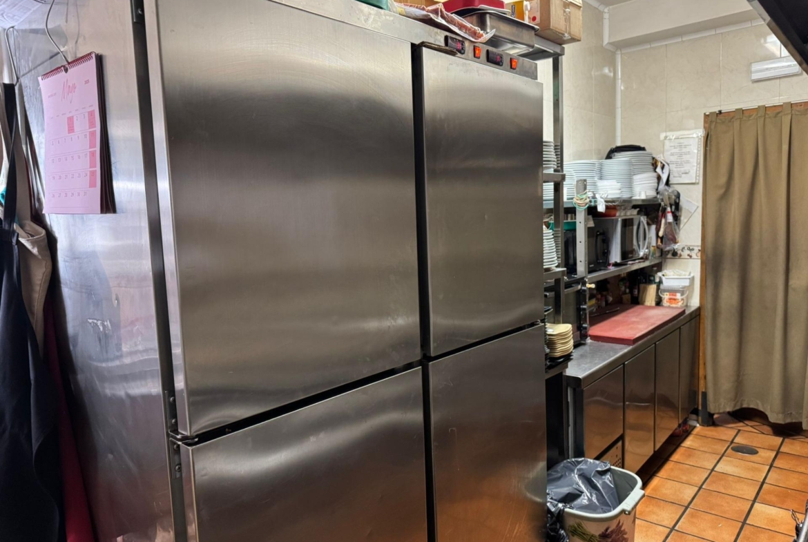 ^**^EN VENTA RESTAURANTE EN PLENO FUNCIONAMIENTO EN LANZAHITA^**^  Se pone a la venta, por motivo de jubilación, un restaurante en pleno rendimiento y con una sólida trayectoria. El local cuenta con