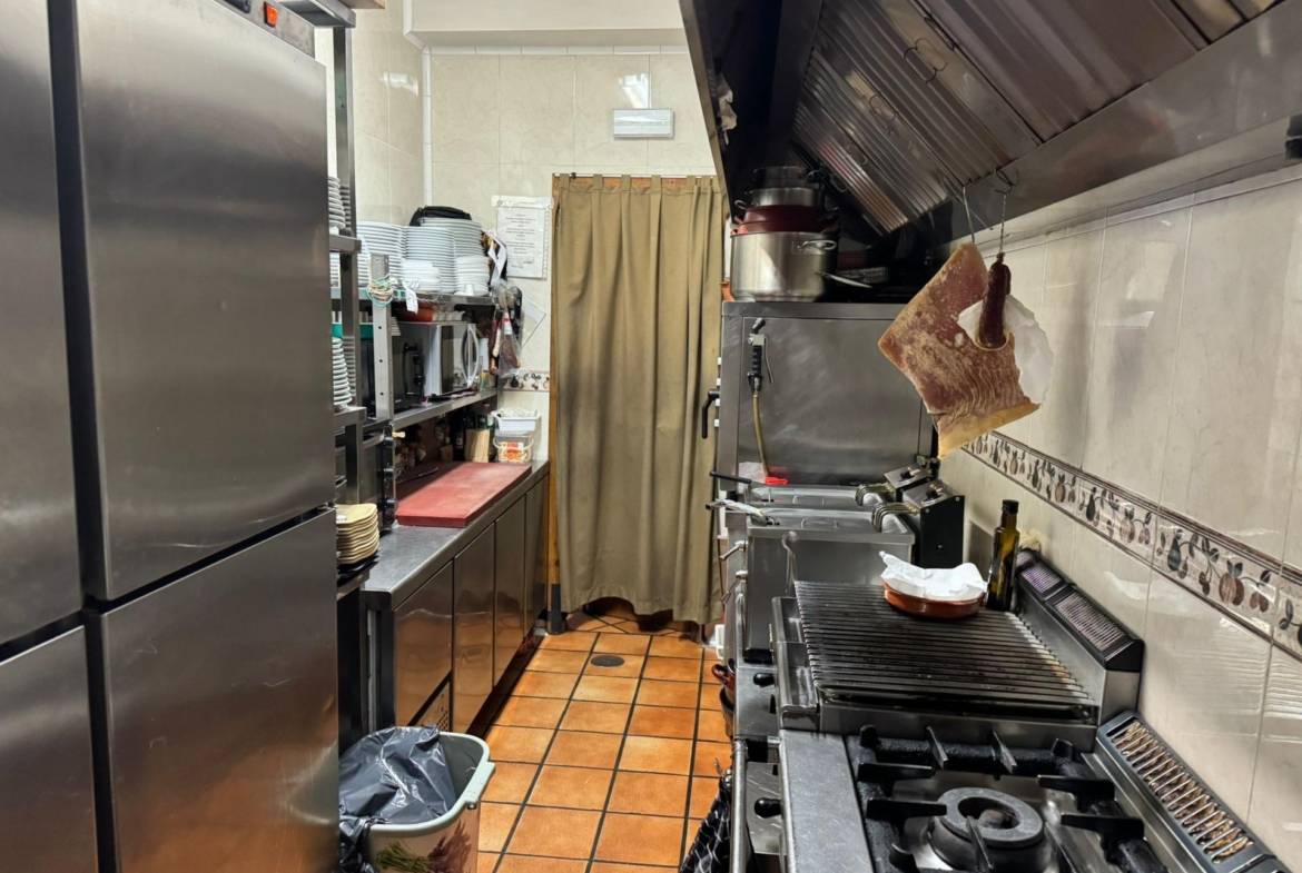 ^**^EN VENTA RESTAURANTE EN PLENO FUNCIONAMIENTO EN LANZAHITA^**^  Se pone a la venta, por motivo de jubilación, un restaurante en pleno rendimiento y con una sólida trayectoria. El local cuenta con