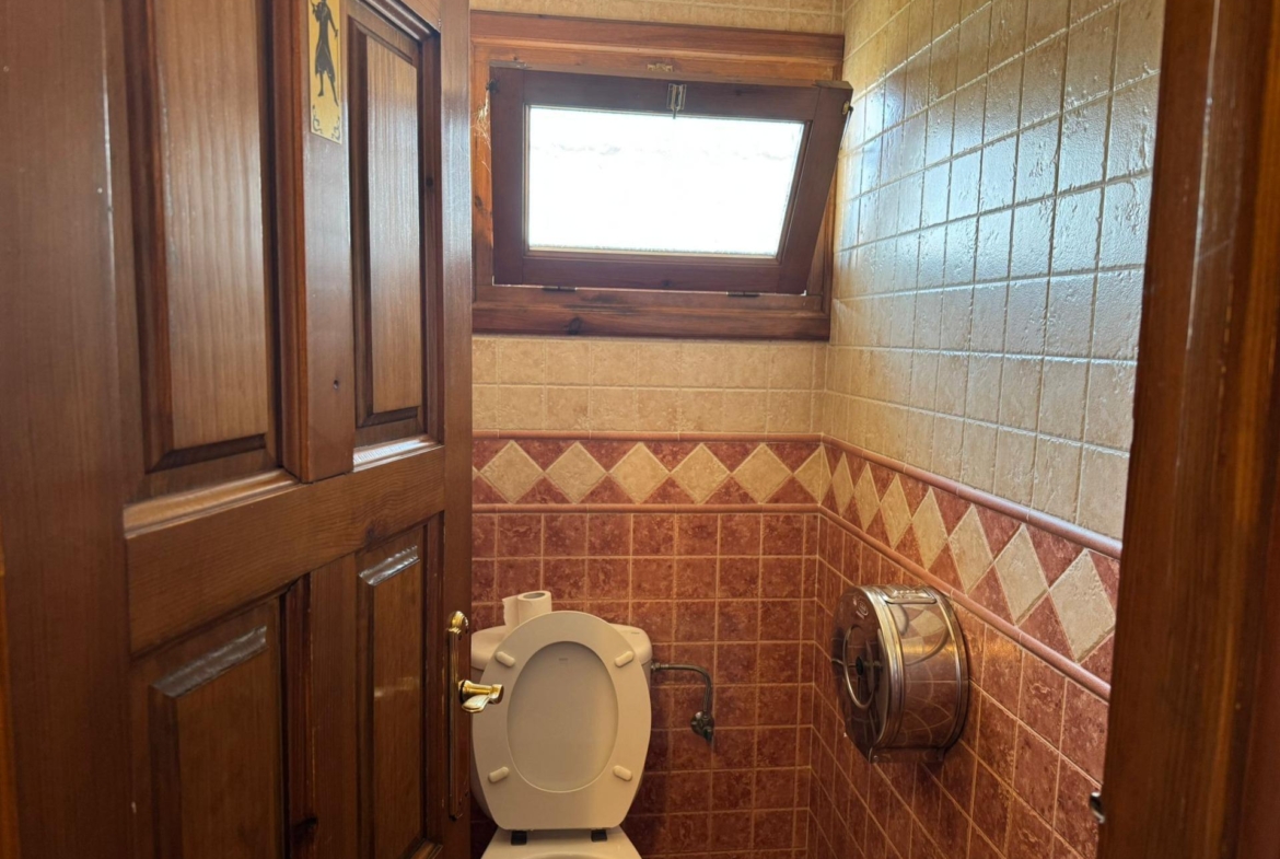 ^**^EN VENTA RESTAURANTE EN PLENO FUNCIONAMIENTO EN LANZAHITA^**^  Se pone a la venta, por motivo de jubilación, un restaurante en pleno rendimiento y con una sólida trayectoria. El local cuenta con