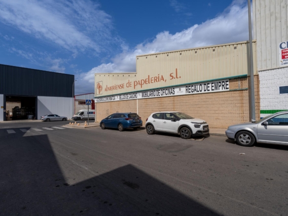 Nave industrial en Huércal de Almería