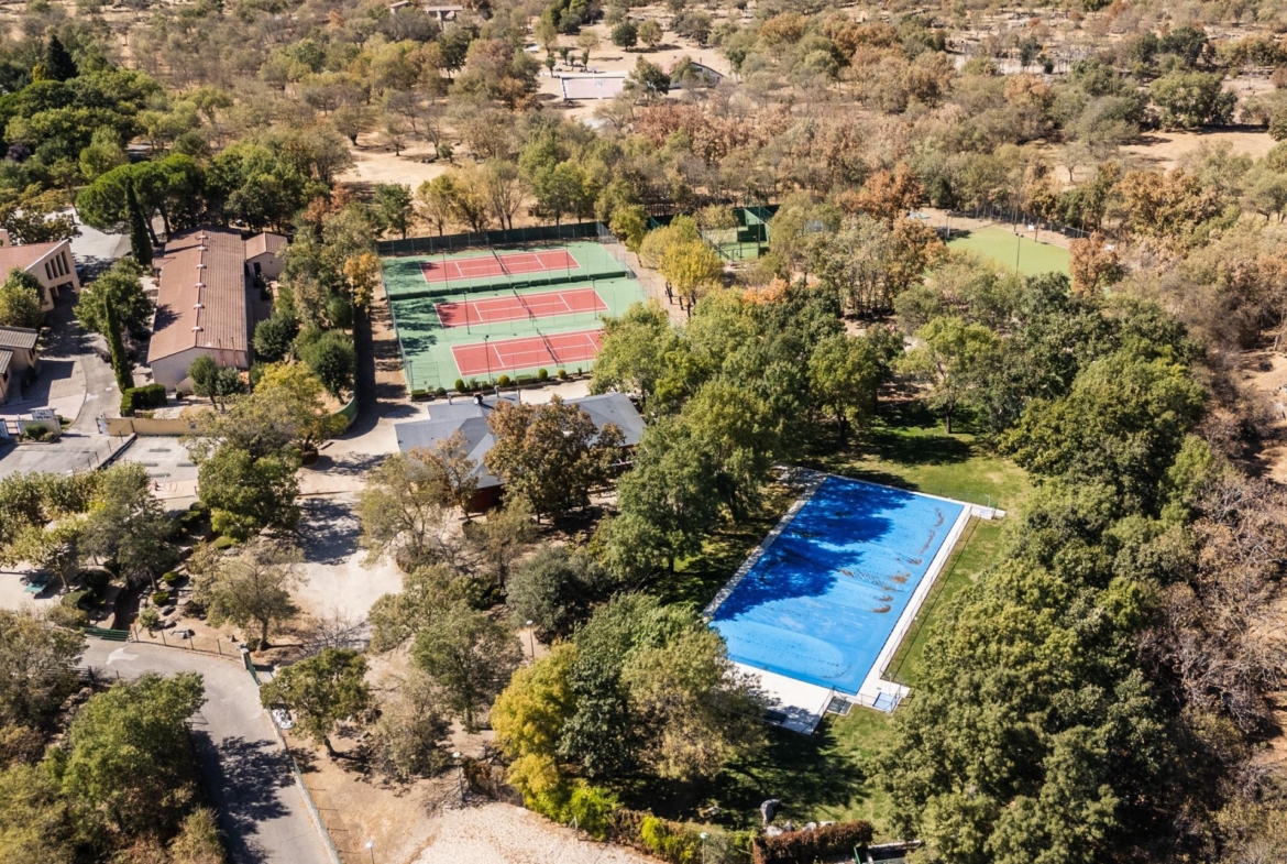 EXCLUSIVO CHALET EN URBANIZACIÓN PREMIUM CON CLUB SOCIAL Y SEGURIDAD 24H EN BECERRIL DE LA SIERRA