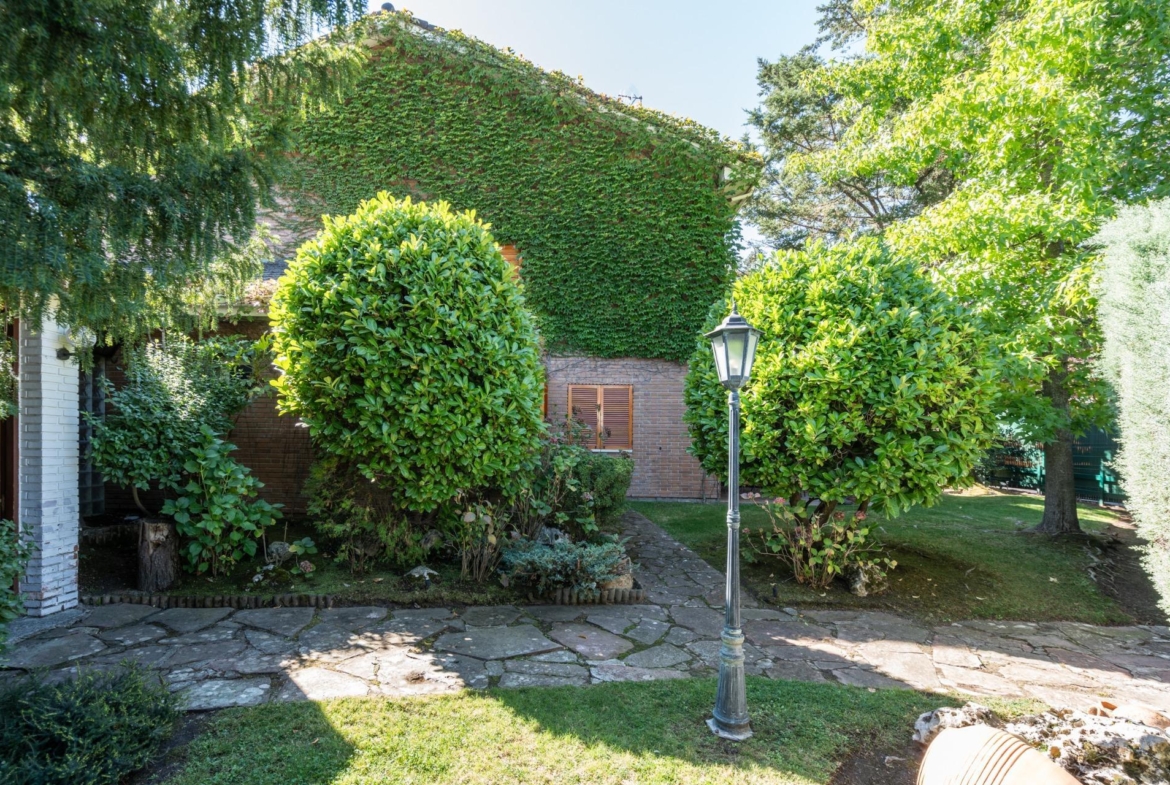 EXCLUSIVO CHALET EN URBANIZACIÓN PREMIUM CON CLUB SOCIAL Y SEGURIDAD 24H EN BECERRIL DE LA SIERRA