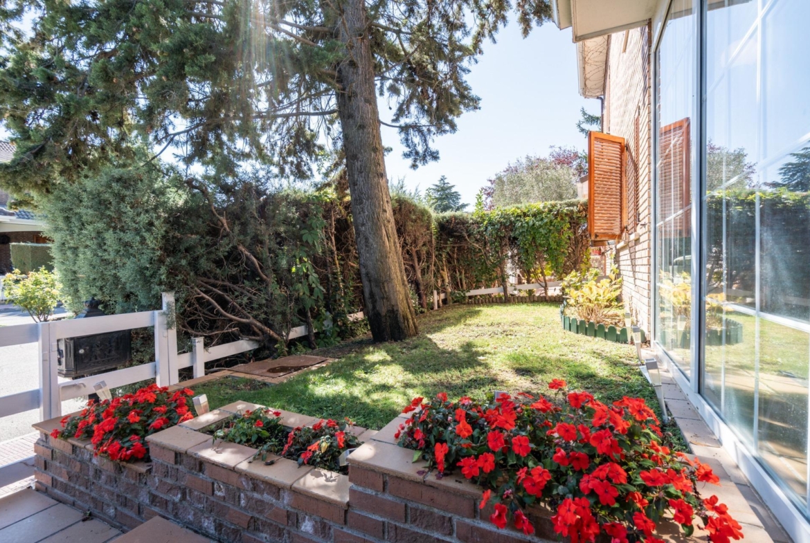 EXCLUSIVO CHALET EN URBANIZACIÓN PREMIUM CON CLUB SOCIAL Y SEGURIDAD 24H EN BECERRIL DE LA SIERRA