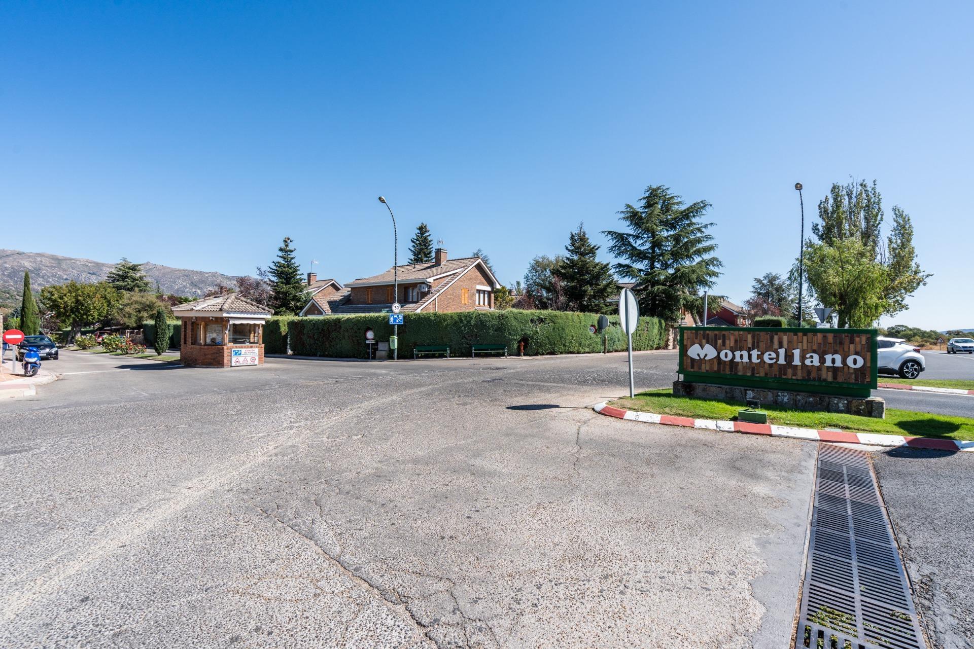 40-3 EXCLUSIVO CHALET EN URBANIZACIÓN PREMIUM CON CLUB SOCIAL Y SEGURIDAD 24H EN BECERRIL DE LA SIERRA