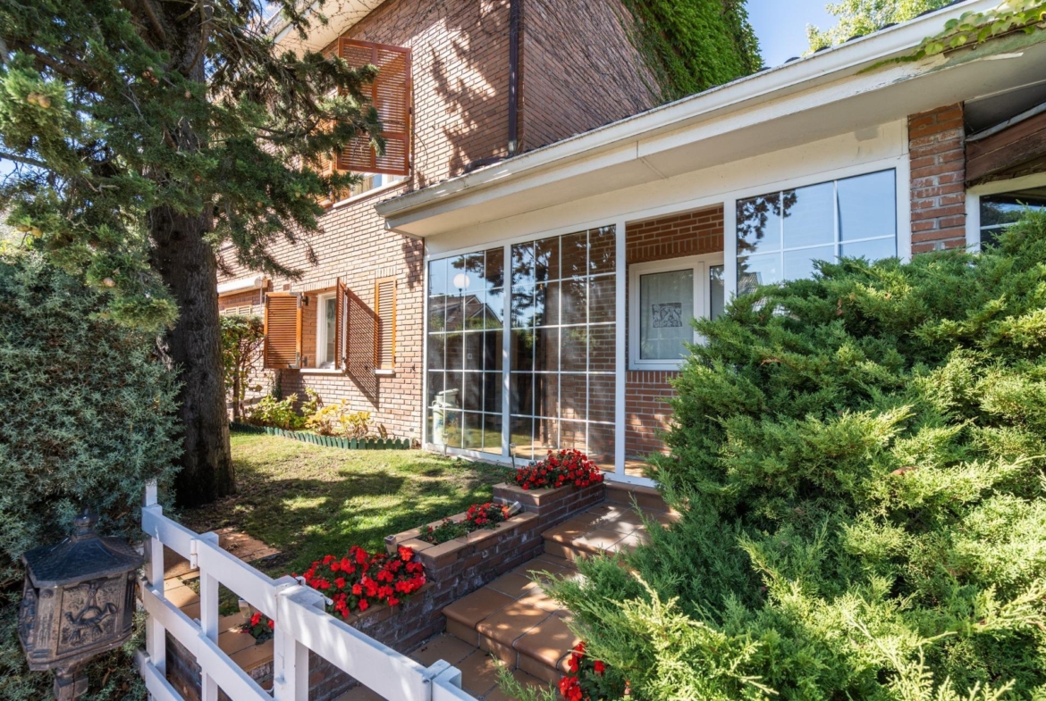EXCLUSIVO CHALET EN URBANIZACIÓN PREMIUM CON CLUB SOCIAL Y SEGURIDAD 24H EN BECERRIL DE LA SIERRA