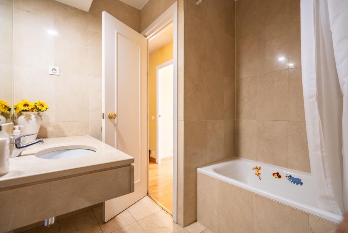 EXCLUSIVO CHALET EN URBANIZACIÓN PREMIUM CON CLUB SOCIAL Y SEGURIDAD 24H EN BECERRIL DE LA SIERRA
