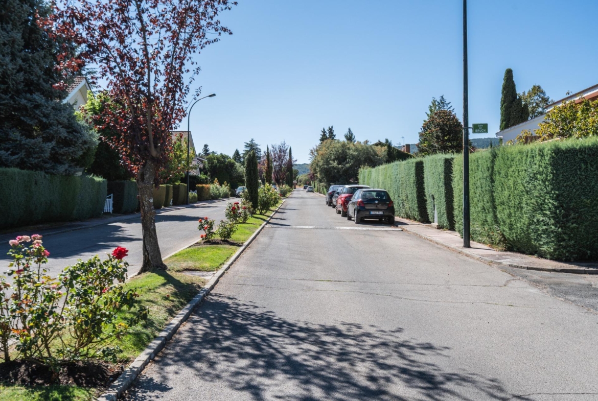 EXCLUSIVO CHALET EN URBANIZACIÓN PREMIUM CON CLUB SOCIAL Y SEGURIDAD 24H EN BECERRIL DE LA SIERRA