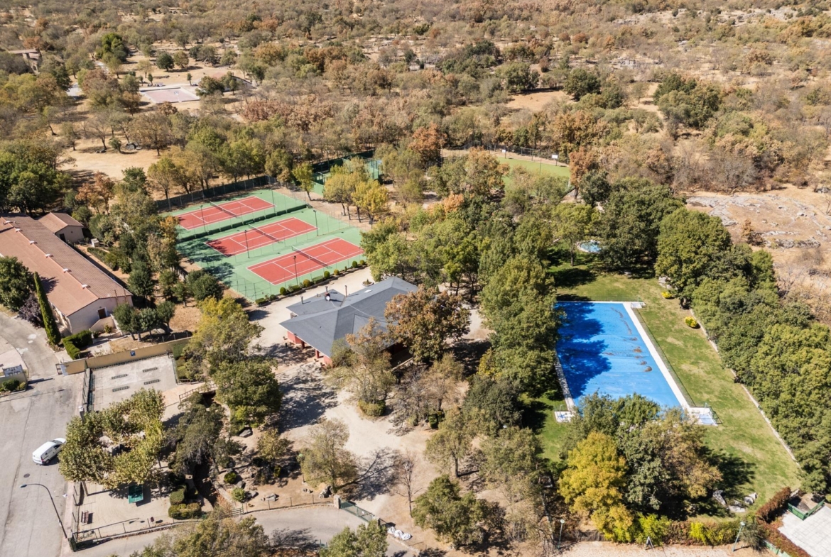 EXCLUSIVO CHALET EN URBANIZACIÓN PREMIUM CON CLUB SOCIAL Y SEGURIDAD 24H EN BECERRIL DE LA SIERRA