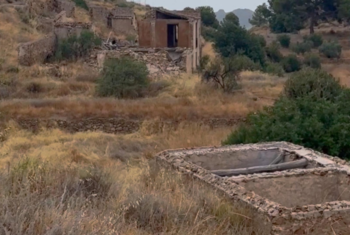^**^FINCA RÚSTICA DE MÁS DE 2.500.000 M² CON POSIBILIDAD DE RECONSTRUCCIÓN DE VIVIENDAS DE MÁS DE 600 M² EXISTENTES, ENTRE LORCA Y ÁGUILAS, MURCIA. VISTAS AL MAR^**^ .