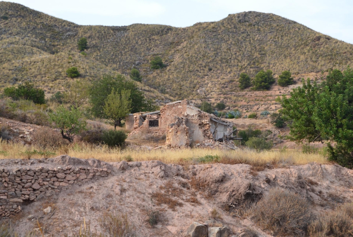 ^**^FINCA RÚSTICA DE MÁS DE 2.500.000 M² CON POSIBILIDAD DE RECONSTRUCCIÓN DE VIVIENDAS DE MÁS DE 600 M² EXISTENTES, ENTRE LORCA Y ÁGUILAS, MURCIA. VISTAS AL MAR^**^ .