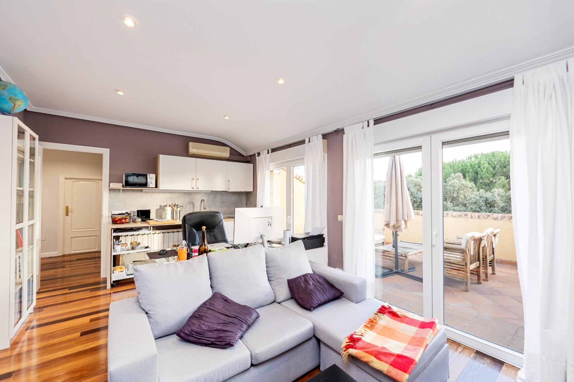 38-37 EXCLUSIVA VILLA EN LA BERZOSA