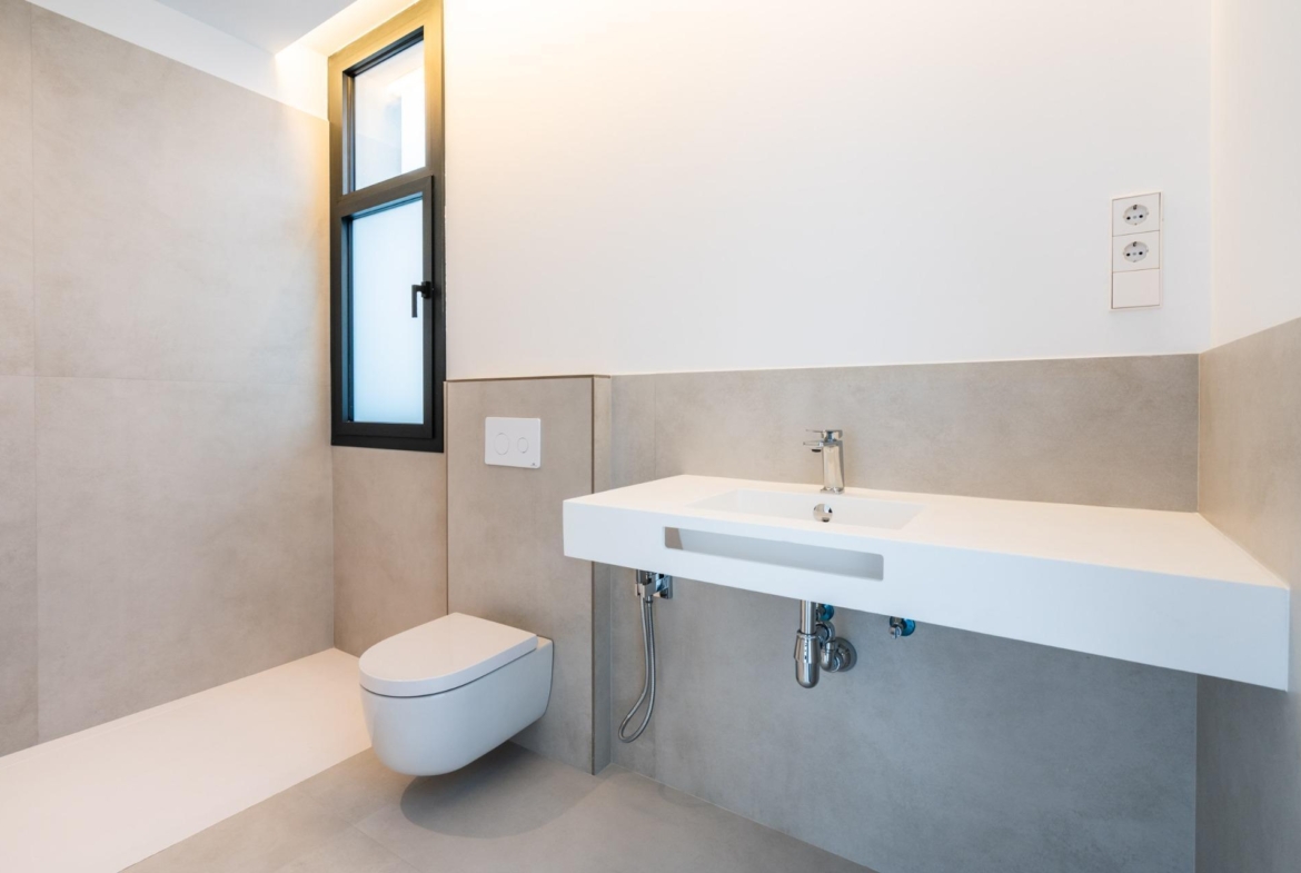 ^**^MAGNÍFICO CHALET INDEPENDIENTE DE LUJO EN LA ZONA MÁS EXCLUSIVA DE LAS ROZAS – CLUB DE GOLF^**^  Exclusiva vivienda de lujo totalmente a estrenar, situada en una de las zonas más prestigiosas