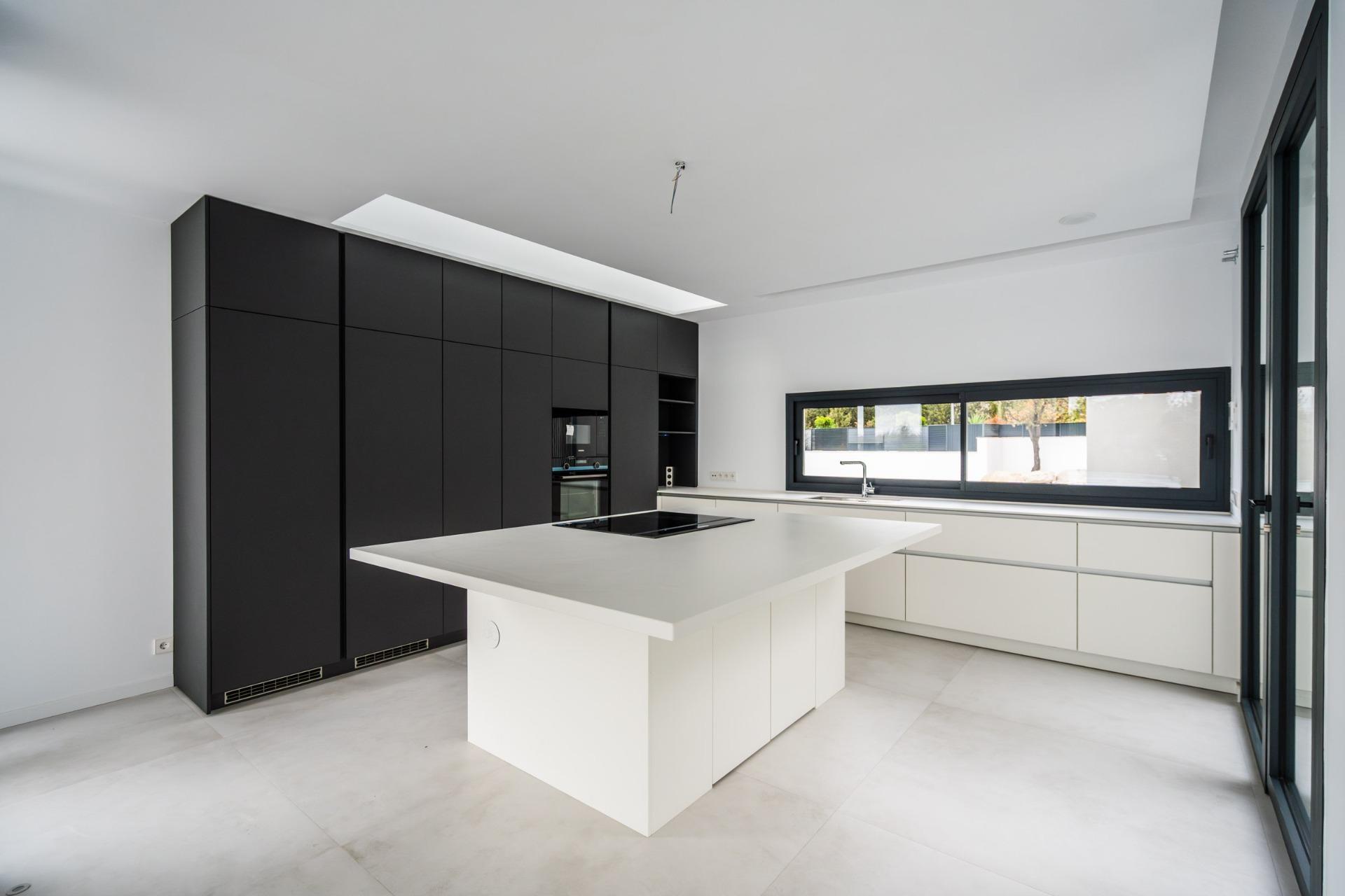 33-32 ^**^MAGNÍFICO CHALET INDEPENDIENTE DE LUJO EN LA ZONA MÁS EXCLUSIVA DE LAS ROZAS – CLUB DE GOLF^**^ Exclusiva vivienda de lujo totalmente a estrenar, situada en una de las zonas más prestigiosas