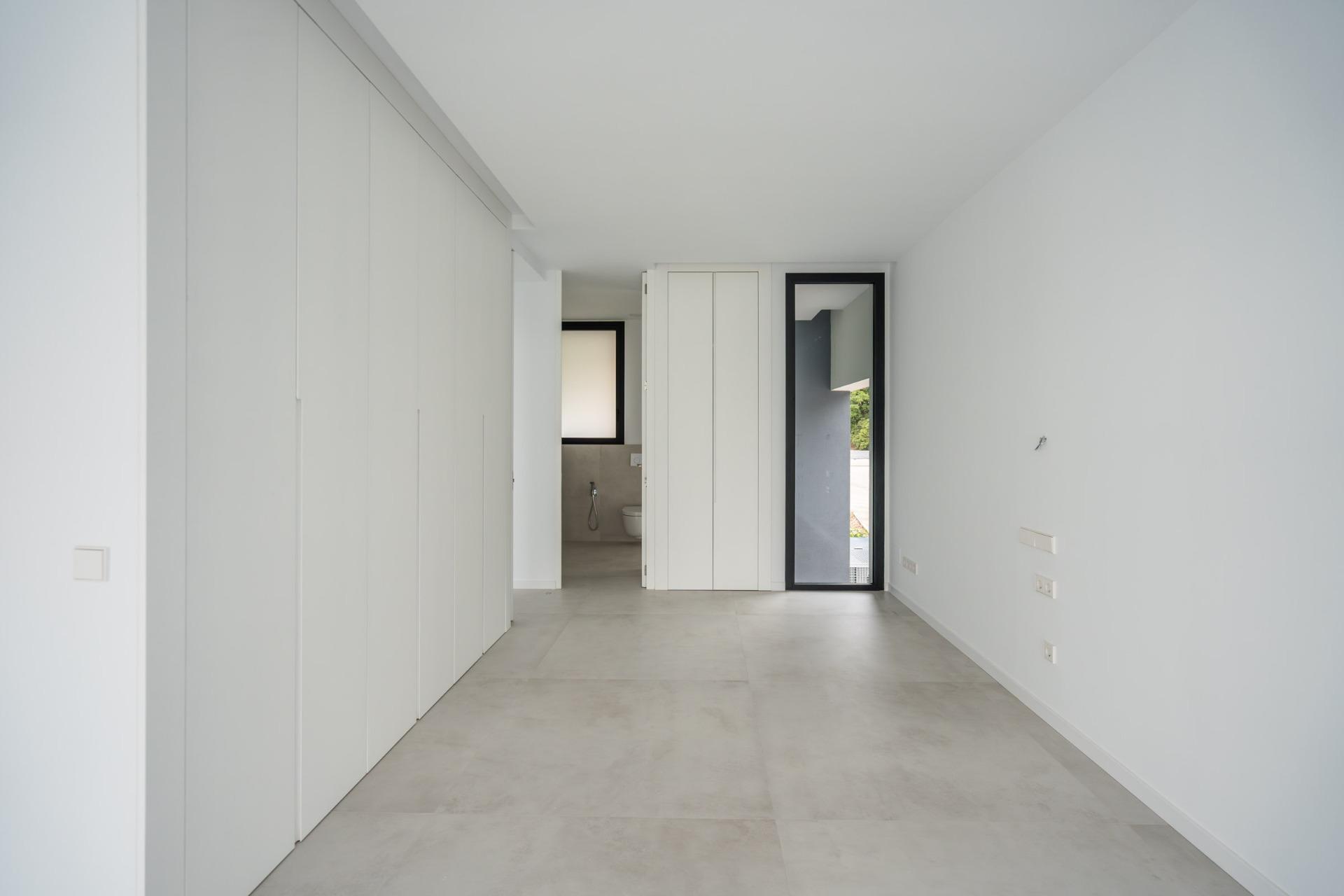 33-43 ^**^MAGNÍFICO CHALET INDEPENDIENTE DE LUJO EN LA ZONA MÁS EXCLUSIVA DE LAS ROZAS – CLUB DE GOLF^**^ Exclusiva vivienda de lujo totalmente a estrenar, situada en una de las zonas más prestigiosas