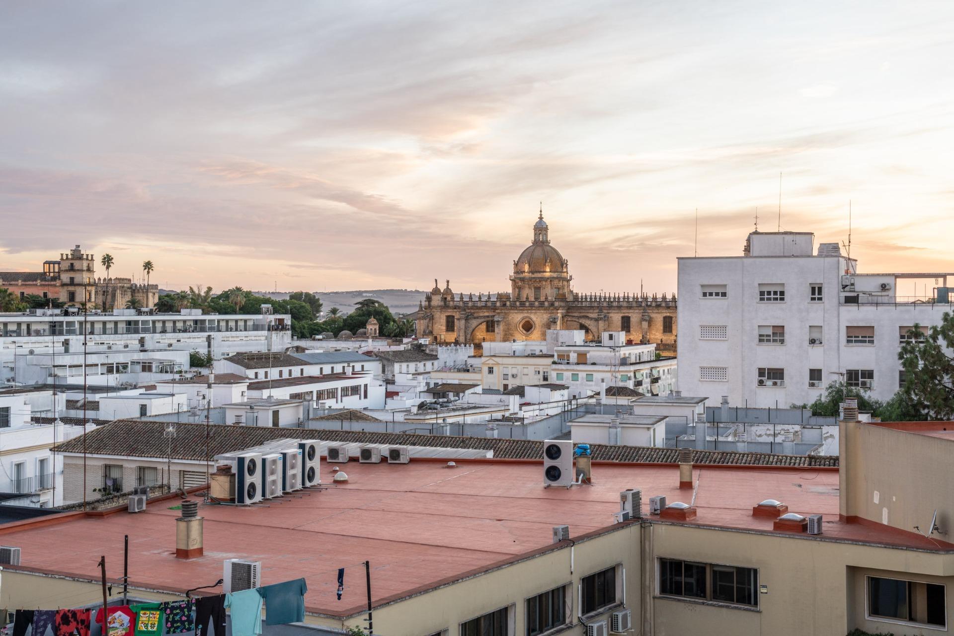 32-39 ^**^ESPECTACULAR CASA PALACIO HISTÓRICA EN EL CORAZÓN DE JEREZ^**^ En pleno corazón histórico de Jerez de la Frontera se presenta esta magnífica casa palacio levantada a finales del siglo XIX. Si
