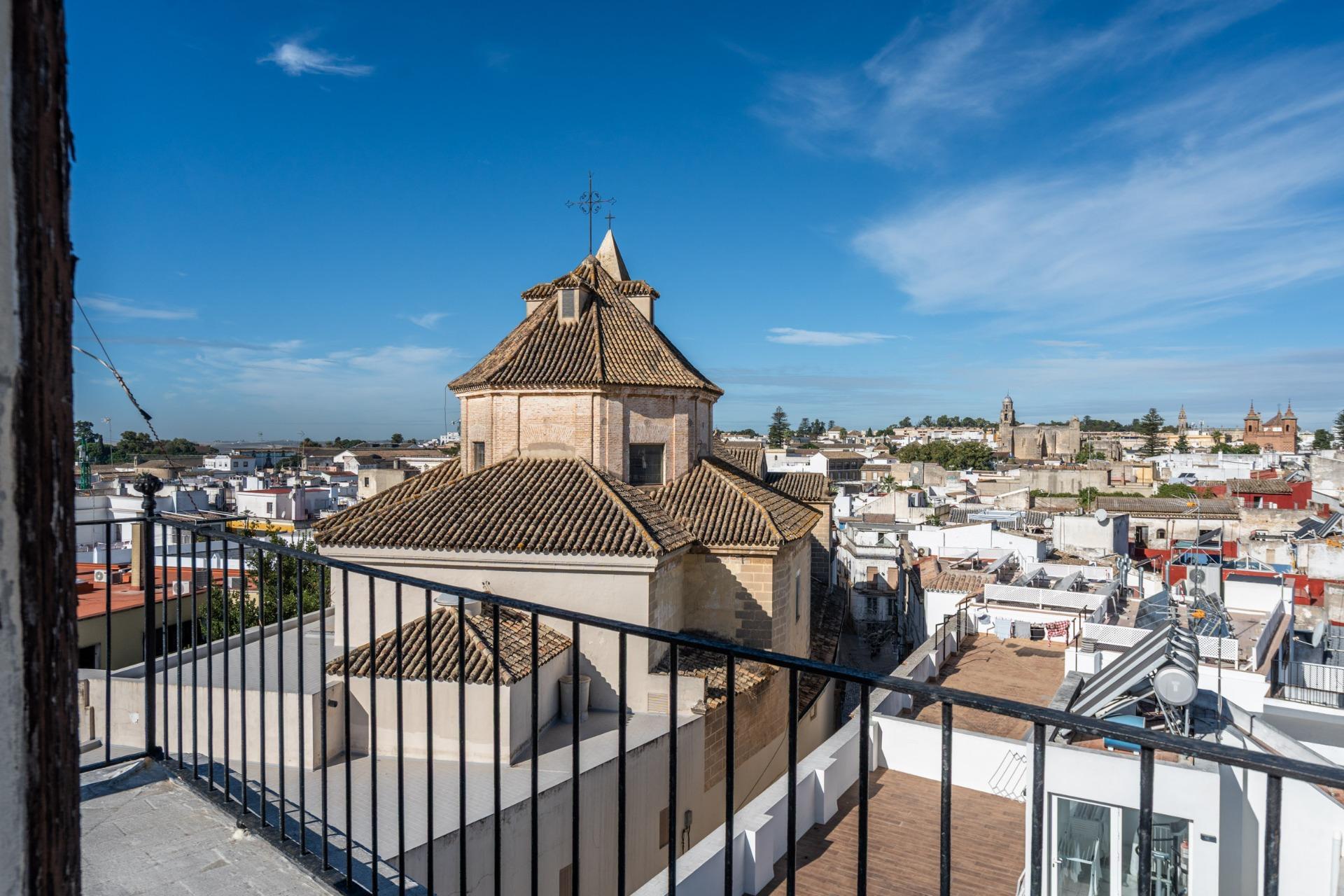 32-41 ^**^ESPECTACULAR CASA PALACIO HISTÓRICA EN EL CORAZÓN DE JEREZ^**^ En pleno corazón histórico de Jerez de la Frontera se presenta esta magnífica casa palacio levantada a finales del siglo XIX. Si