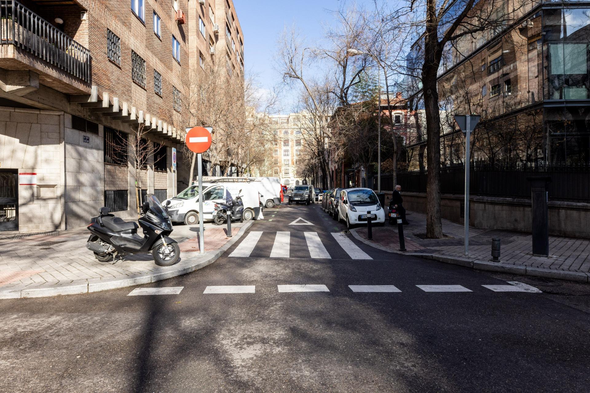 12-32 Oficina Barrio Almagro.