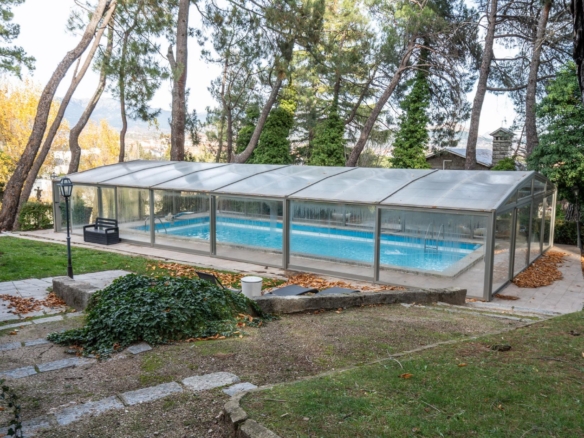 ^^LA MEJOR FINCA DE LA SIERRA DE MADRID. LUJO, EXCLUSIVIDAD Y PRIVACIDAD ABSOLUTA A SOLO 30 MINUTOS DE MADRID^^ Team Javier Villalba presenta una propiedad sencillamente irrepetible, concebida para qu