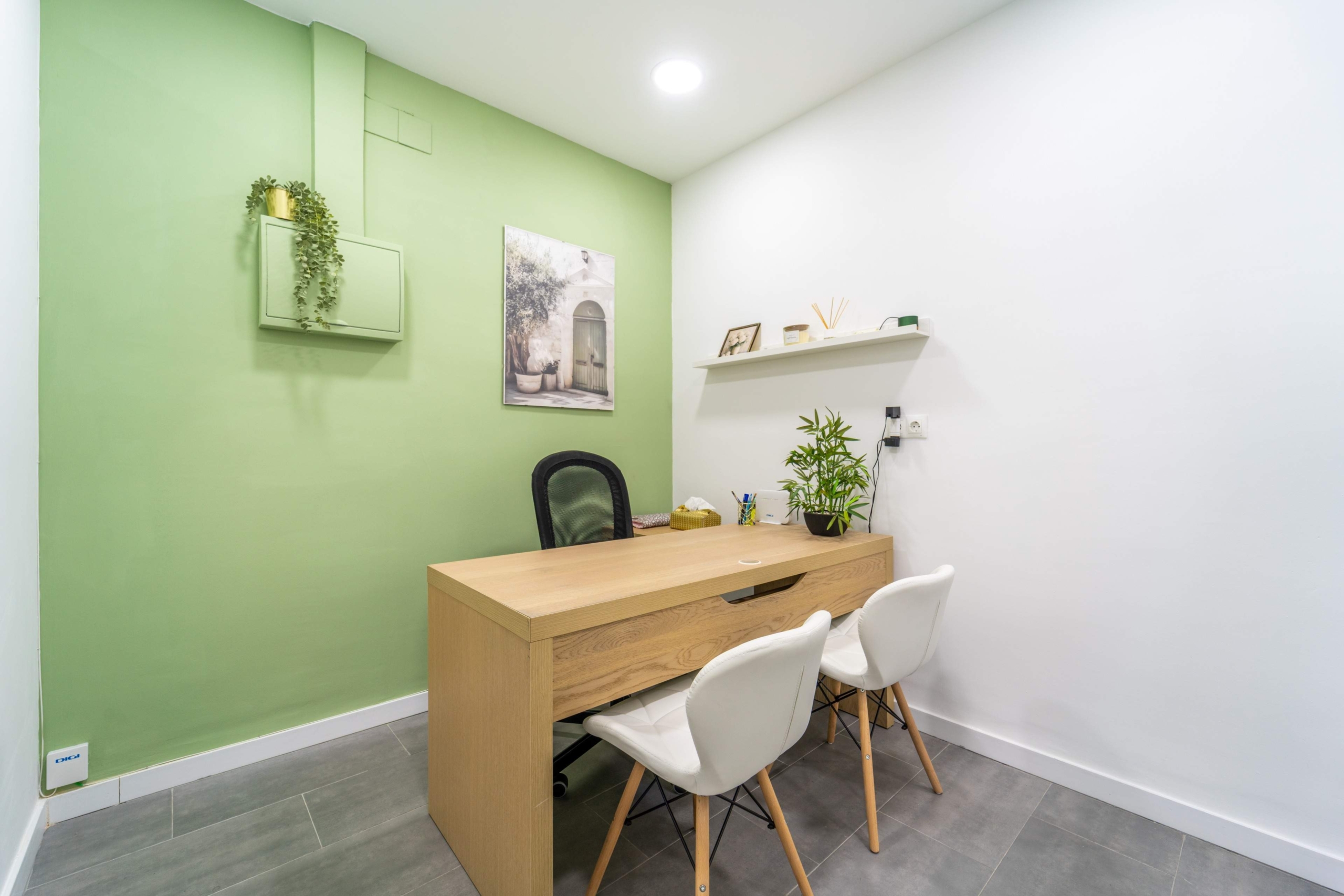 Venta Oportunidad de Inversión: Local Premium Reformado en Zona Estratégica de Málaga