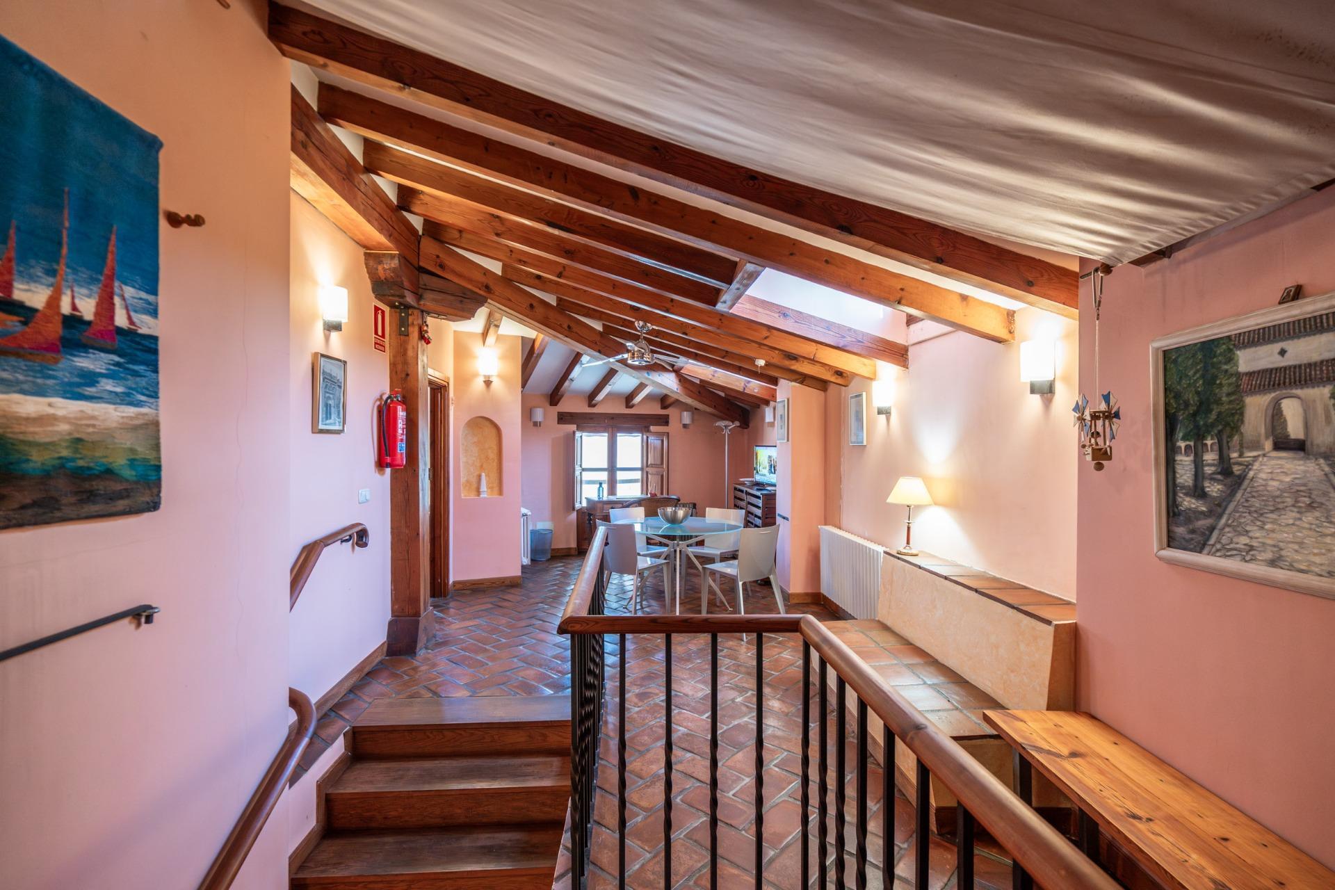 25-32 HOTEL RURAL POSADA EN PALACETE DEL SIGLO XVIII CON RESTAURANTE Exclusiva oportunidad de inversión en un hotel rural con restaurante, ubicado en un palacete original del siglo XVIII, un edificio con