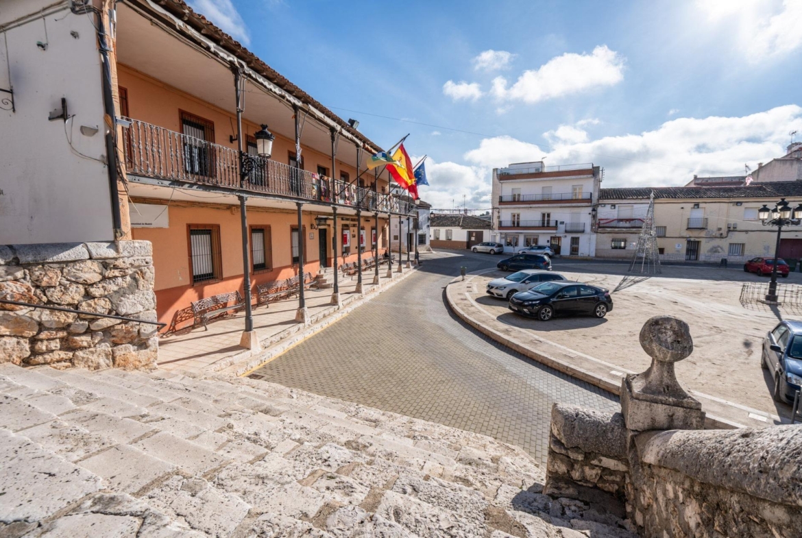 HOTEL RURAL POSADA EN PALACETE DEL SIGLO XVIII CON RESTAURANTE  Exclusiva oportunidad de inversión en un hotel rural con restaurante, ubicado en un palacete original del siglo XVIII, un edificio con