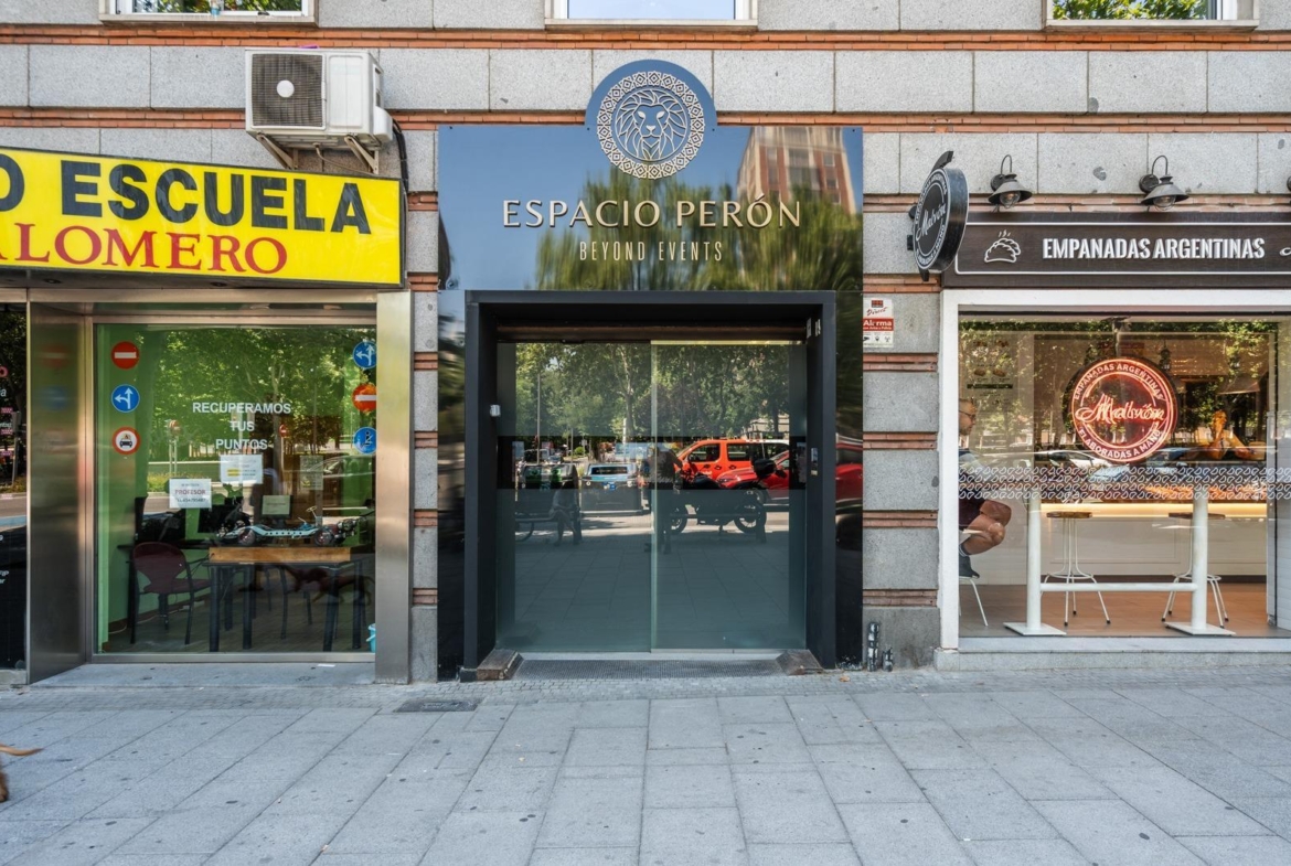 ^**^IMPRESIONANTE LOCAL EN ALQUILER EN ZONA CASTELLANA^**^  Ponemos a tu disposición un espacio excepcional ubicado en una de las zonas más cotizadas de Madrid. Se trata de un local prime de más de