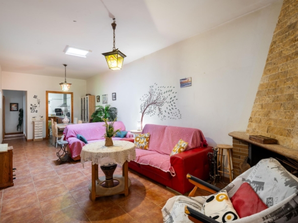 Casa con terreno en Huéchar