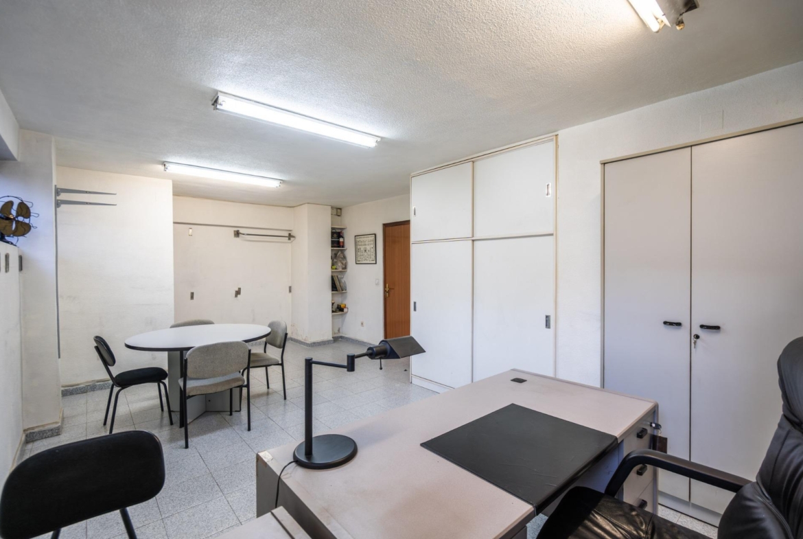 ESTUDIO LUMINOSO CON VISTAS A LAS CUATRO TORRES EN URBANIZACIÓN PRIVADA CON PISCINA JUNTO A METRO Y LA VAGUADA