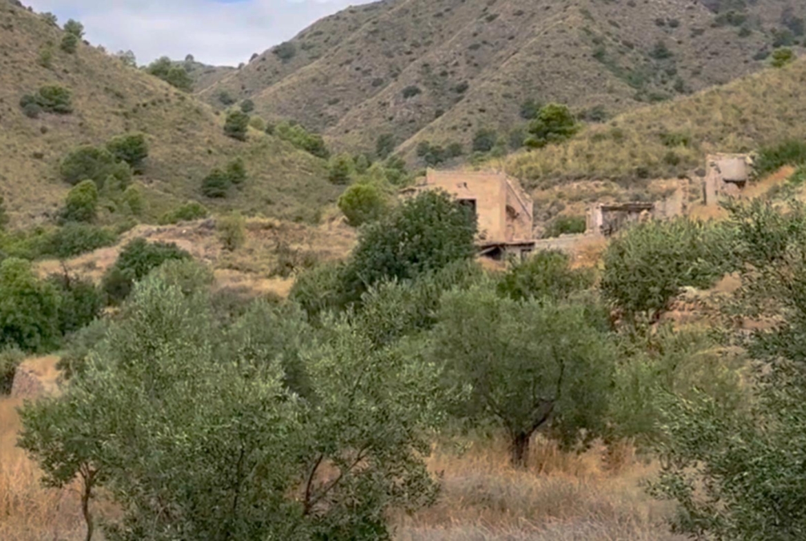 ^^FINCA RÚSTICA DE MÁS DE 2.500.000 M² EN ALQUILER CON OPCIÓN A COMPRA, CON POSIBILIDAD DE RECONSTRUCCIÓN DE VIVIENDAS DE MÁS DE 600 M², ENTRE LORCA Y ÁGUILAS, MURCIA. VISTAS AL MAR^^ Se ofrec