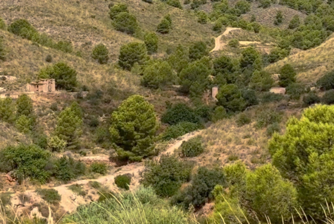 ^^FINCA RÚSTICA DE MÁS DE 2.500.000 M² EN ALQUILER CON OPCIÓN A COMPRA, CON POSIBILIDAD DE RECONSTRUCCIÓN DE VIVIENDAS DE MÁS DE 600 M², ENTRE LORCA Y ÁGUILAS, MURCIA. VISTAS AL MAR^^ Se ofrec