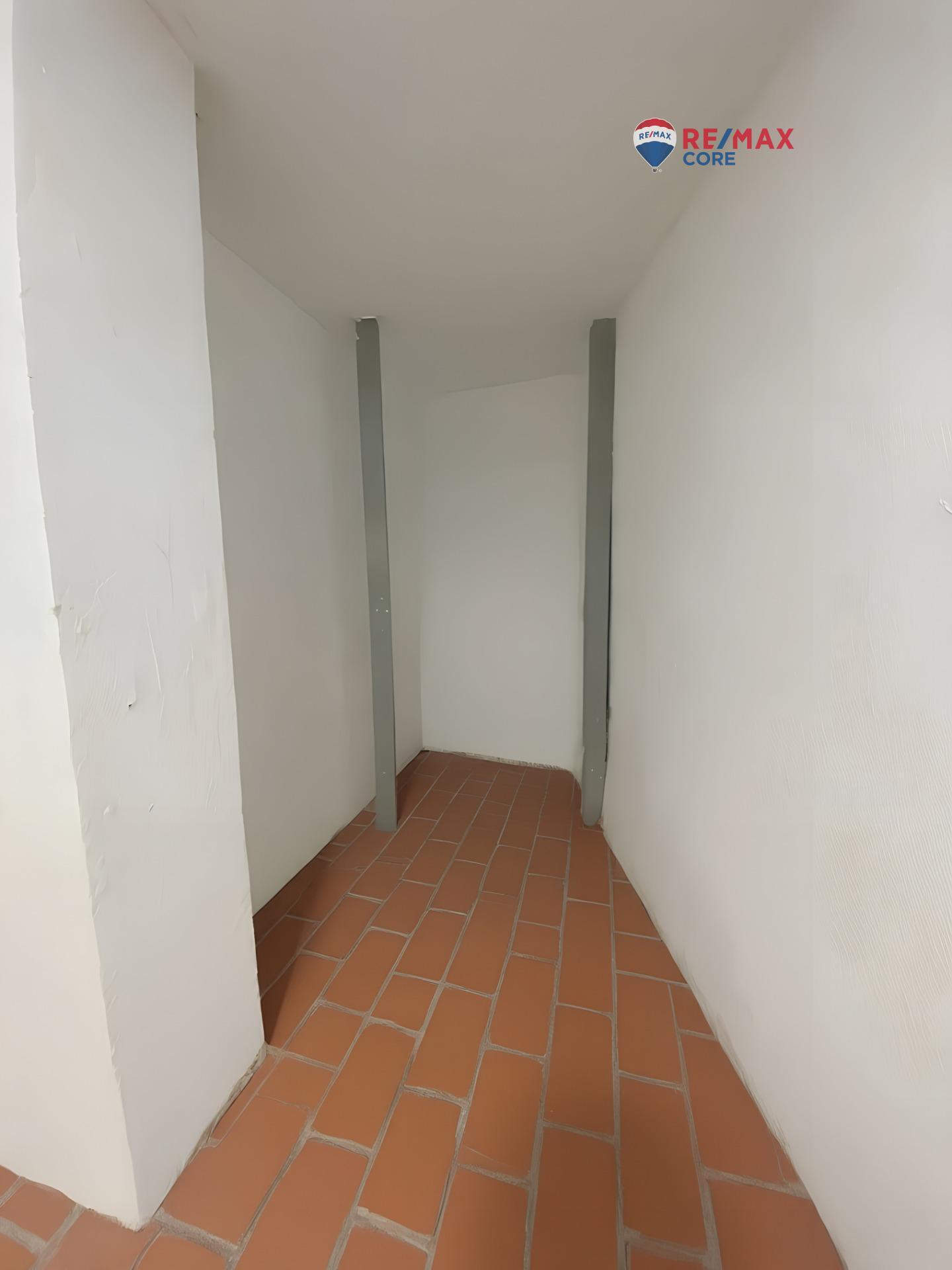 3-4 Local Comercial pegado a Plaza Mayor