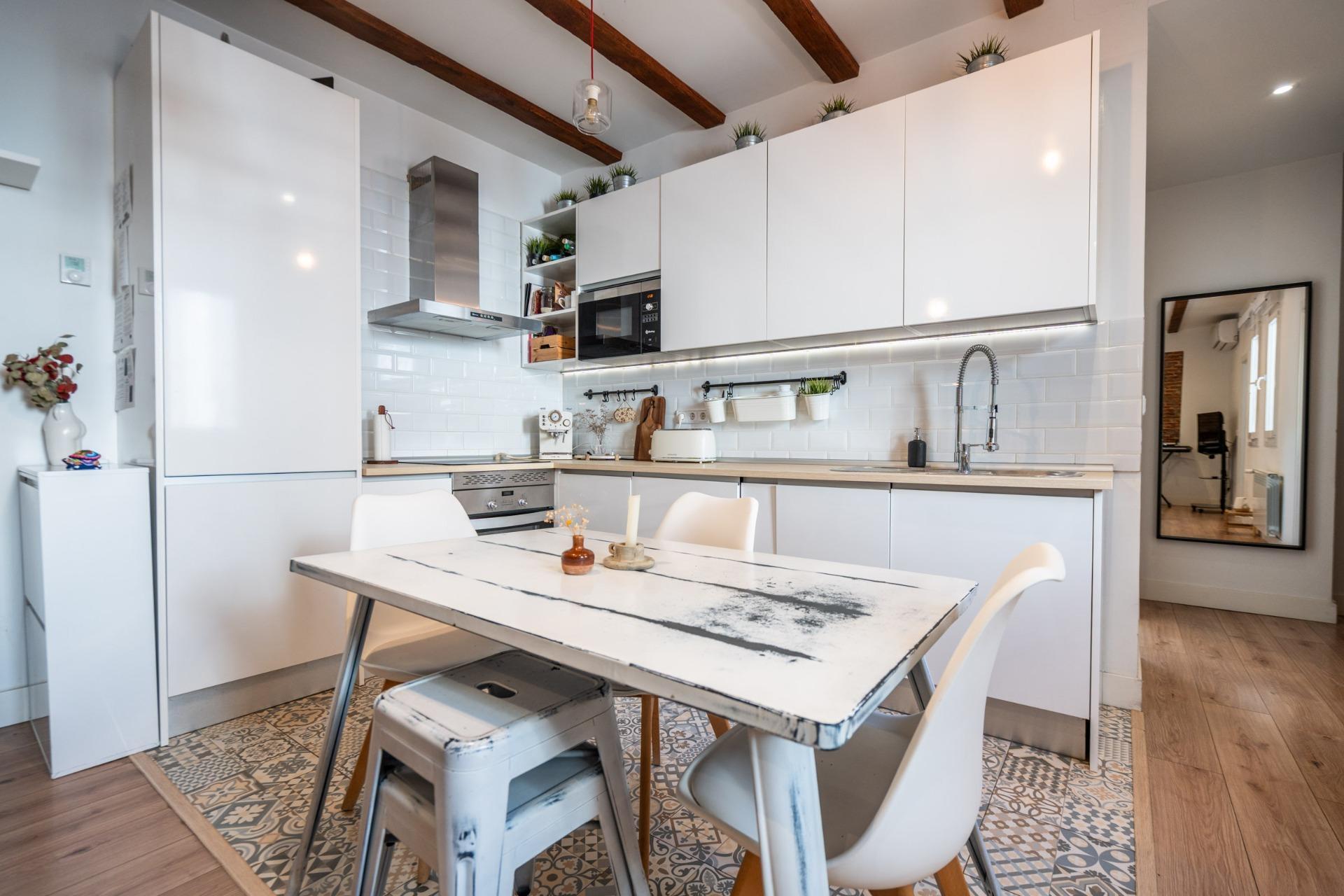18-19 PRECIOSO PISO TOTALMENTE REFORMADO EN CASTILLEJOS JUNTO A PLAZA DE CASTILLA