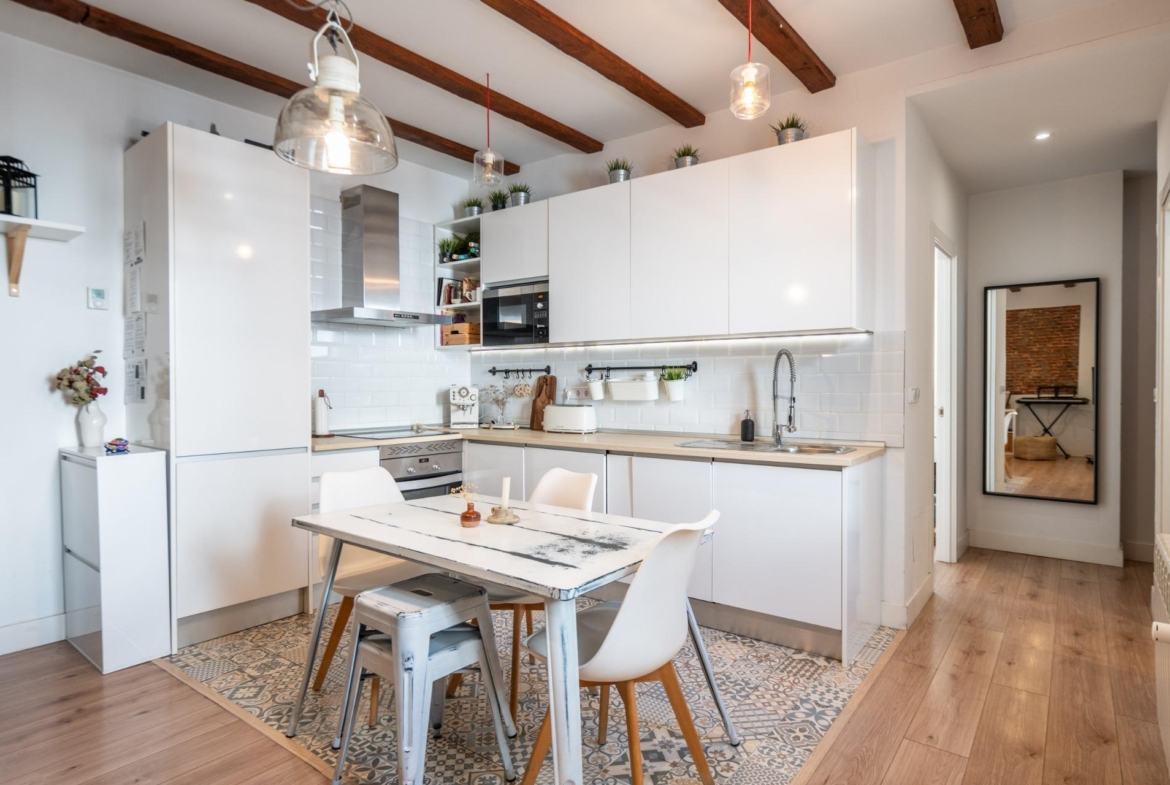 PRECIOSO PISO TOTALMENTE REFORMADO EN CASTILLEJOS JUNTO A PLAZA DE CASTILLA