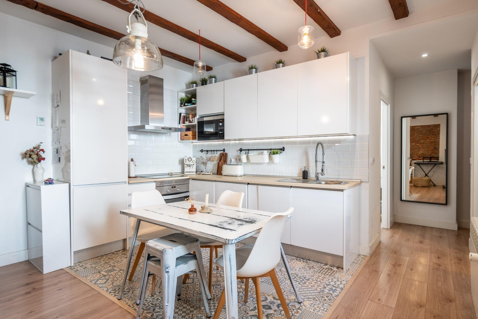 18-20 PRECIOSO PISO TOTALMENTE REFORMADO EN CASTILLEJOS JUNTO A PLAZA DE CASTILLA