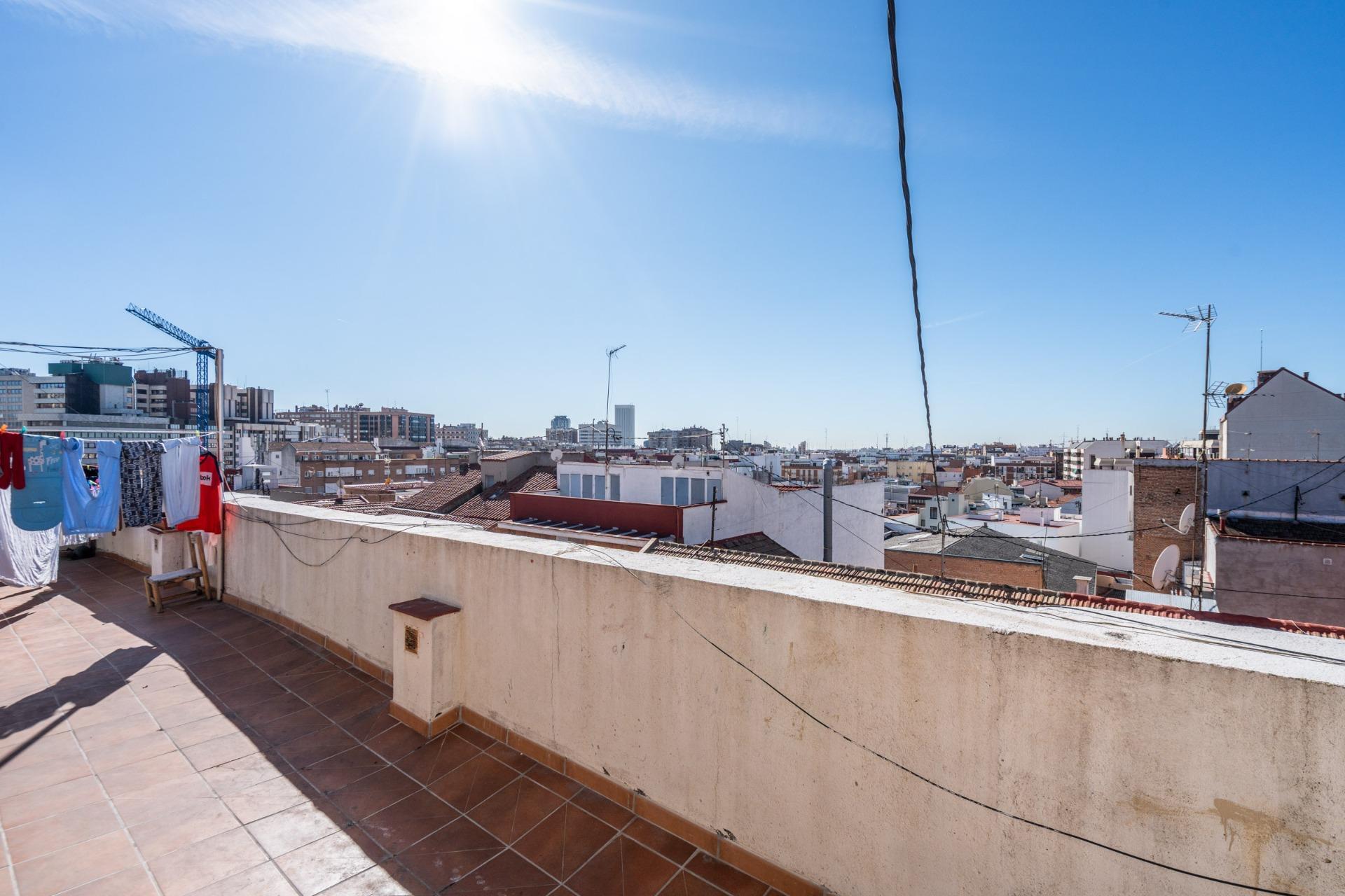 18-3 PRECIOSO PISO TOTALMENTE REFORMADO EN CASTILLEJOS JUNTO A PLAZA DE CASTILLA