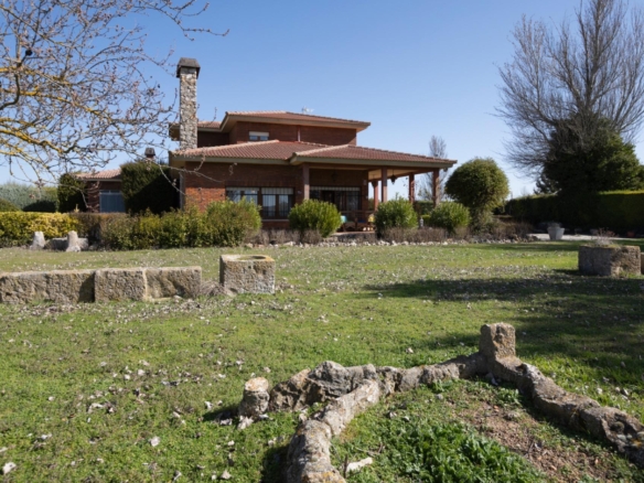 PARCELA ‘SUELO URBANO’ EN VILLANUBLA DE CASI 7.000 M2 CON VIVIENDA: OPORTUNIDAD DE INVERSIÓN