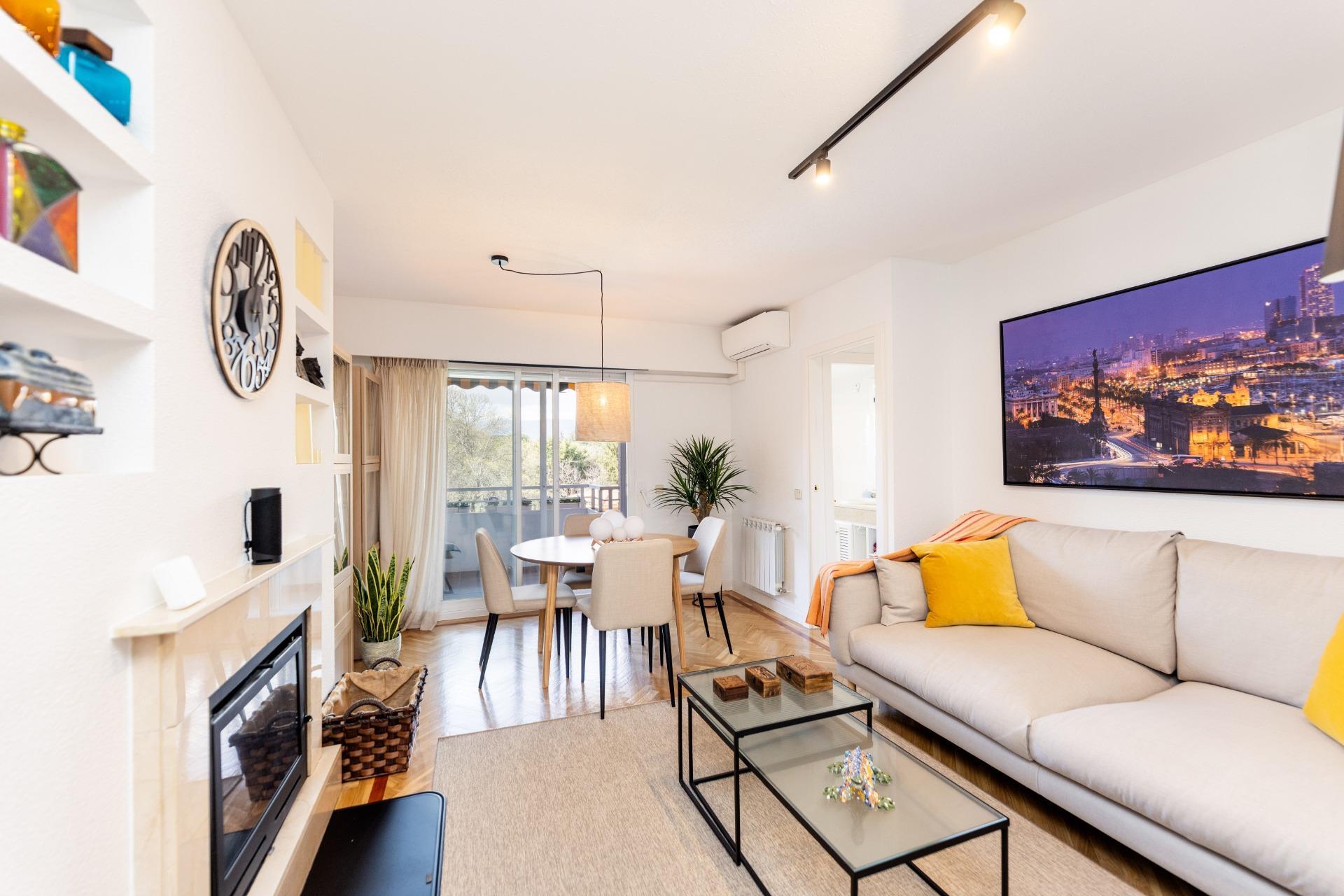 8-3 Luminoso piso con terraza en urbanización en Los Arroyos – El Escorial