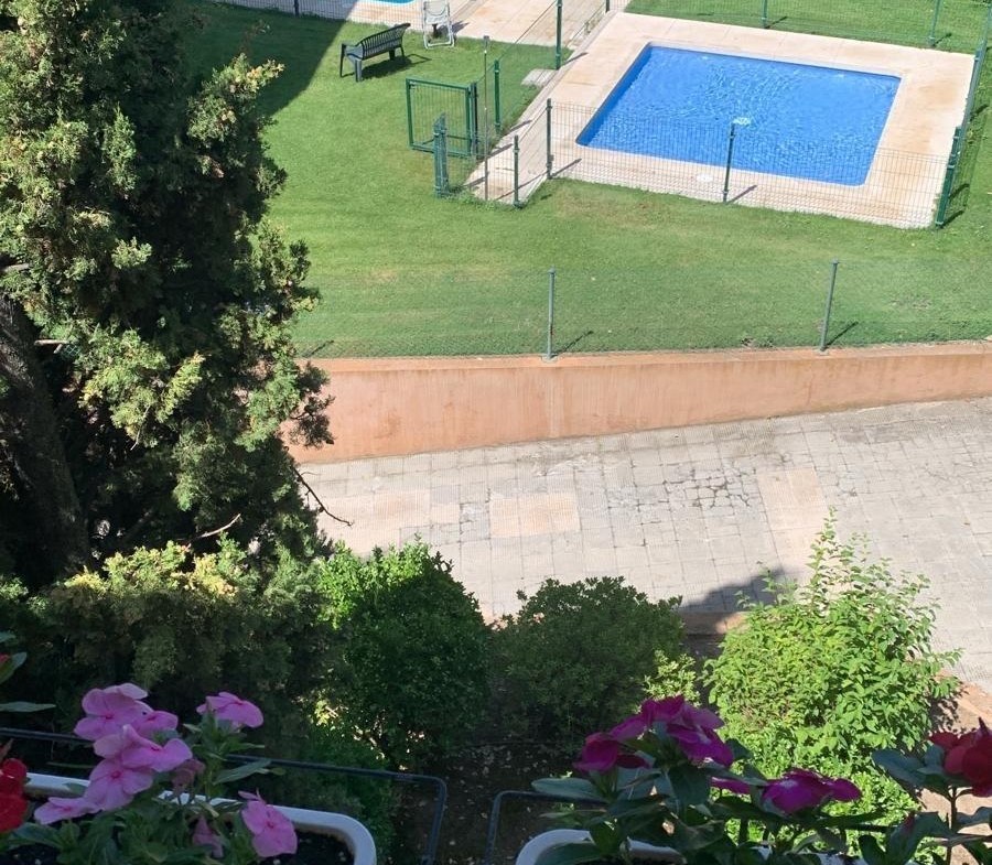 Luminoso piso con terraza en urbanización en Los Arroyos – El Escorial
