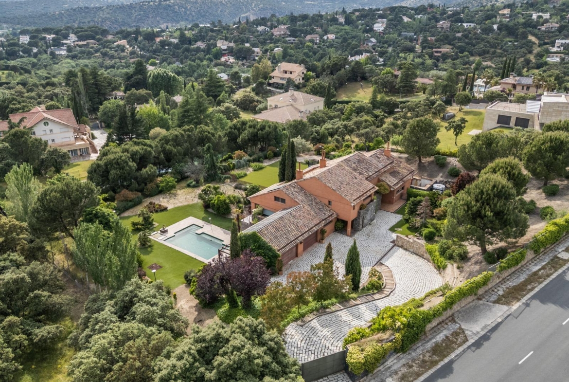 CHALET INDEPENDIENTE DE LUJO EN EL GOLF DE LAS ROZAS