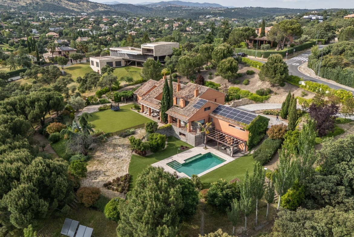 CHALET INDEPENDIENTE DE LUJO EN EL GOLF DE LAS ROZAS