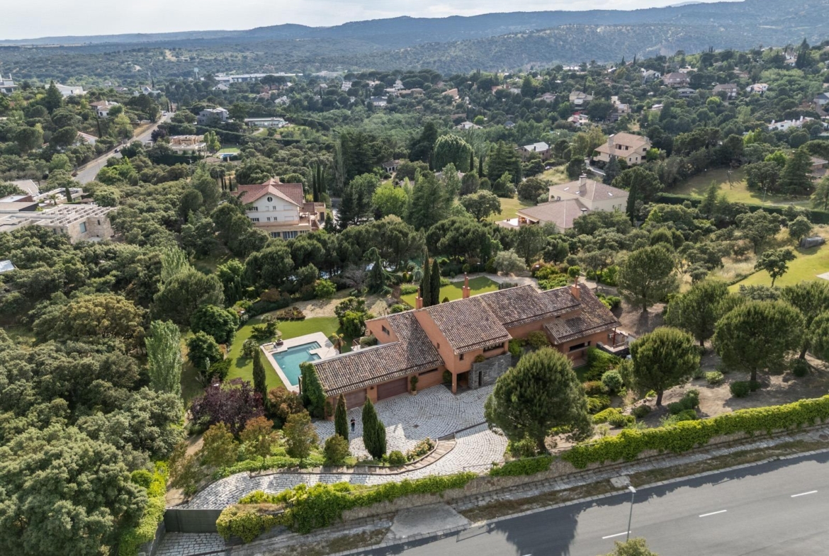 CHALET INDEPENDIENTE DE LUJO EN EL GOLF DE LAS ROZAS