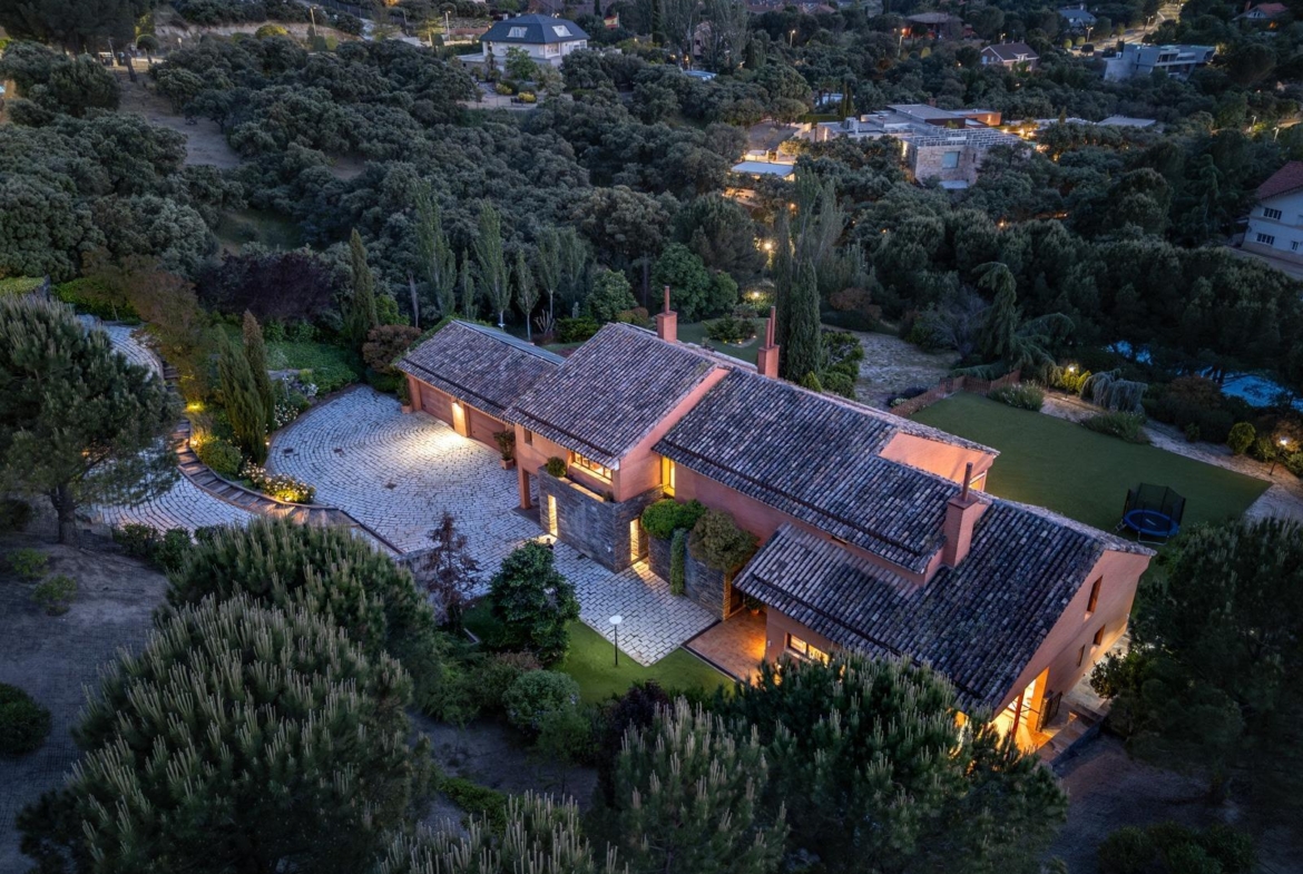 CHALET INDEPENDIENTE DE LUJO EN EL GOLF DE LAS ROZAS