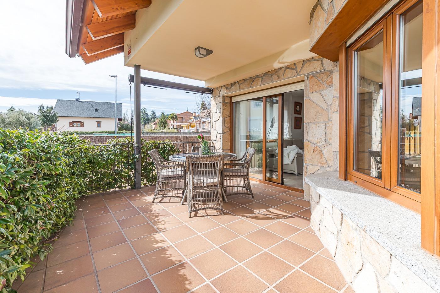 14-19 Espectacular vivienda unifamiliar en la Sierra de Guadarrama