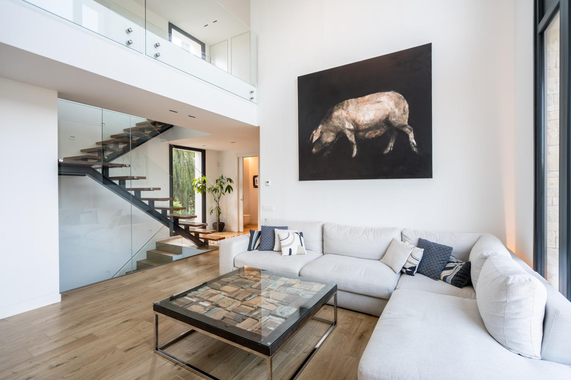12-25 IMPRESIONANTE VIVIENDA DE DISEÑO CON PISCINA DE SAL Y ESPECTACULARES VISTAS