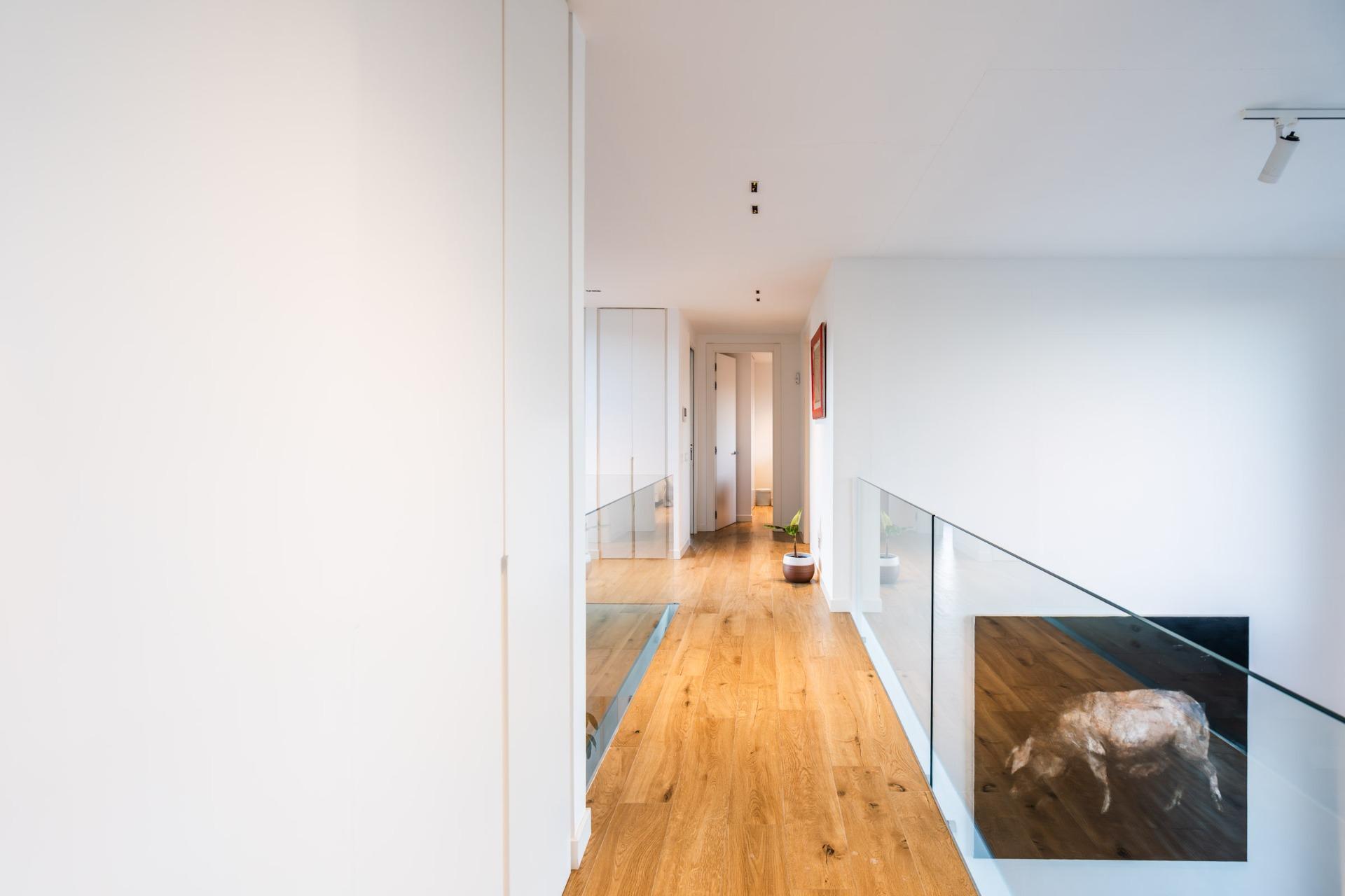 12-43 IMPRESIONANTE VIVIENDA DE DISEÑO CON PISCINA DE SAL Y ESPECTACULARES VISTAS