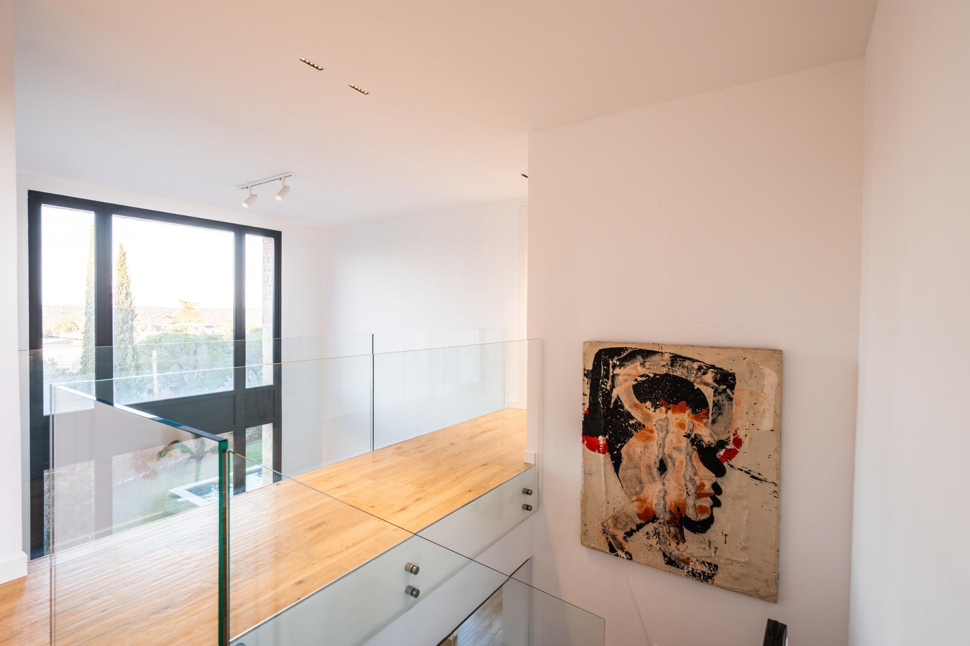 12-48 IMPRESIONANTE VIVIENDA DE DISEÑO CON PISCINA DE SAL Y ESPECTACULARES VISTAS