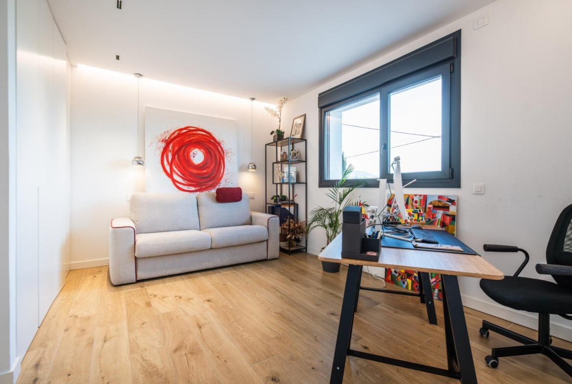 IMPRESIONANTE VIVIENDA DE DISEÑO CON PISCINA DE SAL Y ESPECTACULARES VISTAS